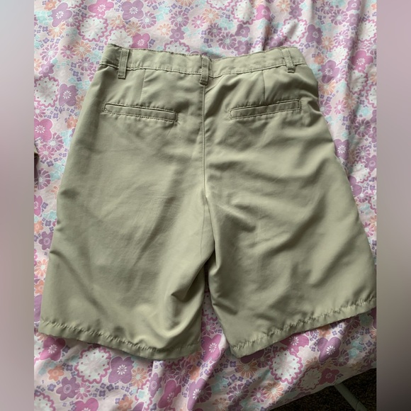 IZOD school uniform bermudas size 12 - Picture 5 of 5